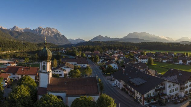 Gemeinde Krün in der Alpenwelt Karwendel mit Blick auf Karwendel, © Alpenwelt Karwendel | Wolfgang Ehn