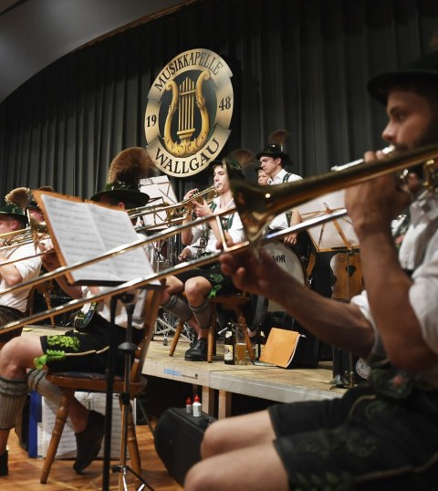 Eine typisch bayerische Blaskapelle - die Musikkapelle Wallgau, © Alpenwelt Karwendel | Angelika Warmuth