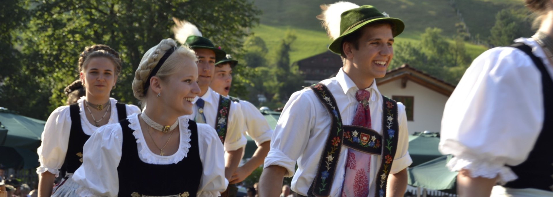 Echte bayerische Tracht - Plattler in Wallgau, © Alpenwelt Karwendel | Regina Neuner