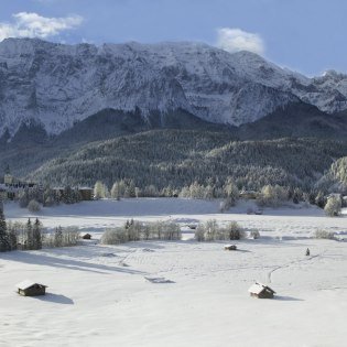 Elmauer Tal im Winter mit Blick auf Wettersteingebirge, © Alpenwelt Karwendel | Schloss Elmau
