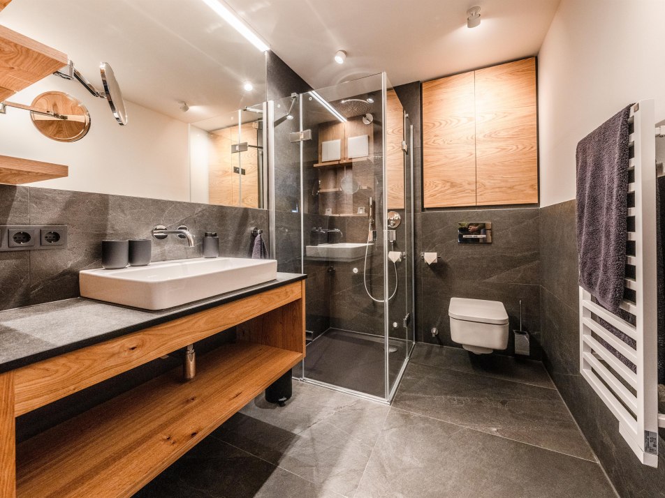 Bath with rainshower