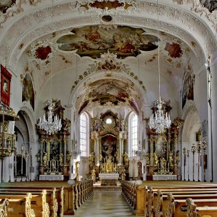 Kirche in Mittenwald, © Alpenwelt Karwendel | Marinus Zwerger