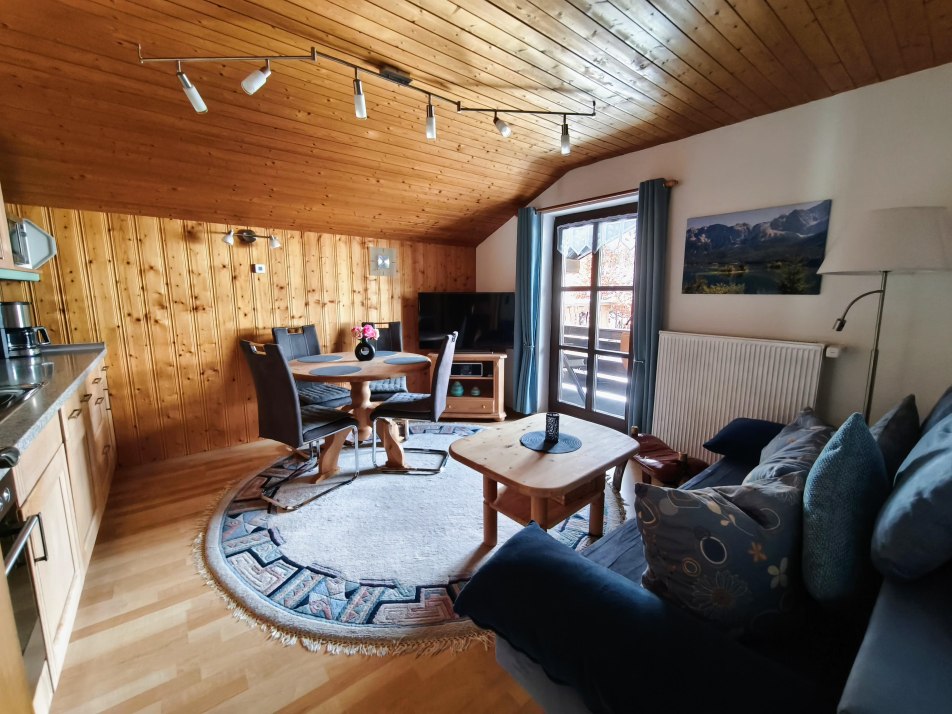 Wohnzimmer mit Küchenzeile