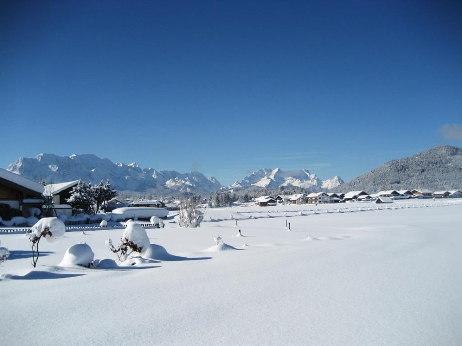 Gästehaus Birkengarten Krün  Blick vom Balkon