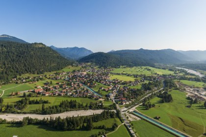 Wallgau mit Isar, Finz und Isarkanal - Urlaub in Oberbayern, © Alpenwelt Karwendel | Wolfgang Ehn