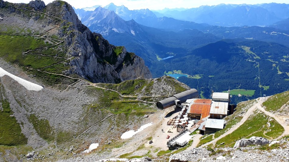 Berggaststätte im Sommer, © Karwendelbahn AG