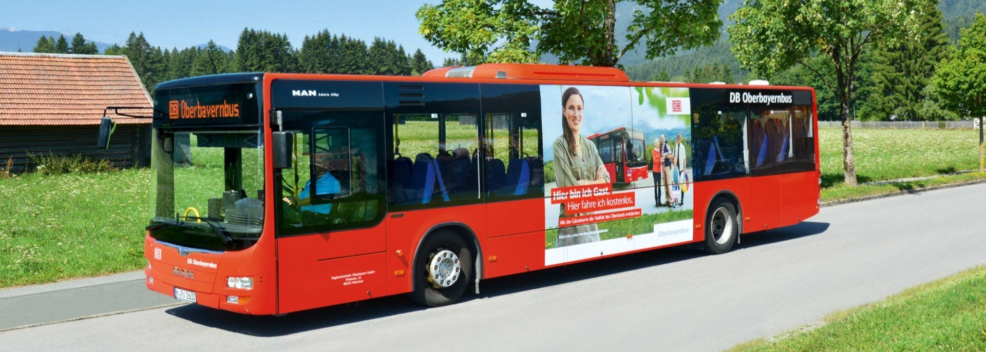 Guests with AlpenweltCard use the regional buses of the RVO free of charge, © DB AG | Nicole Rasch