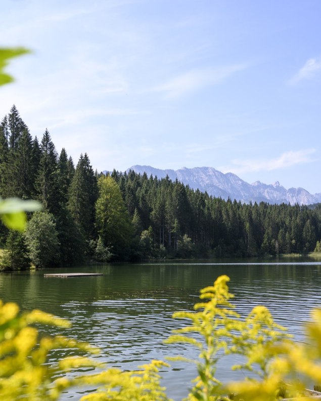 Grubsee mit Blick auf das Wettersteingebirge, © Alpenwelt Karwendel | Gregor Lengler