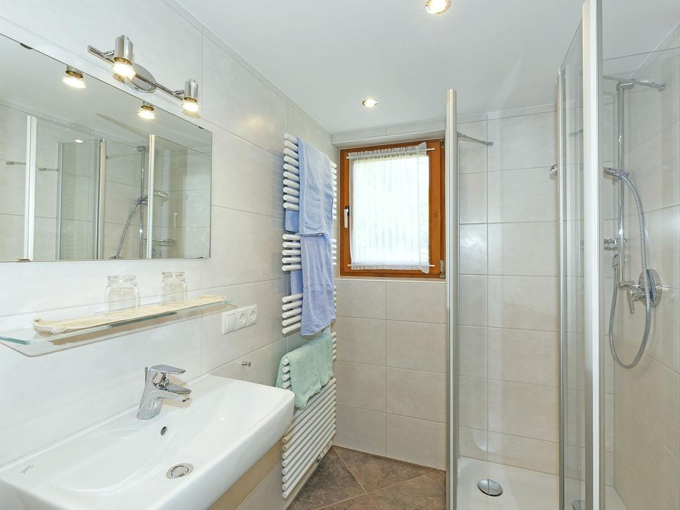 Haus Gams - Dusche/WC FeWo Nr. 2, © Haus Gams Rudolf Tomaschek