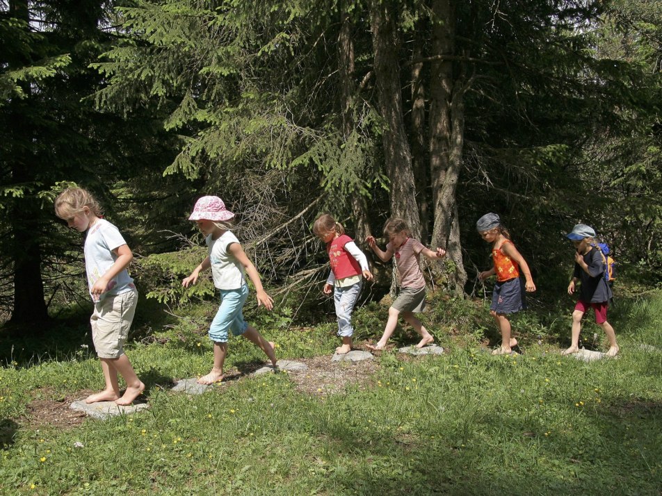 Barfusswanderweg Kranzberg, © Alpenwelt Karwendel |Rudolf Pohmann