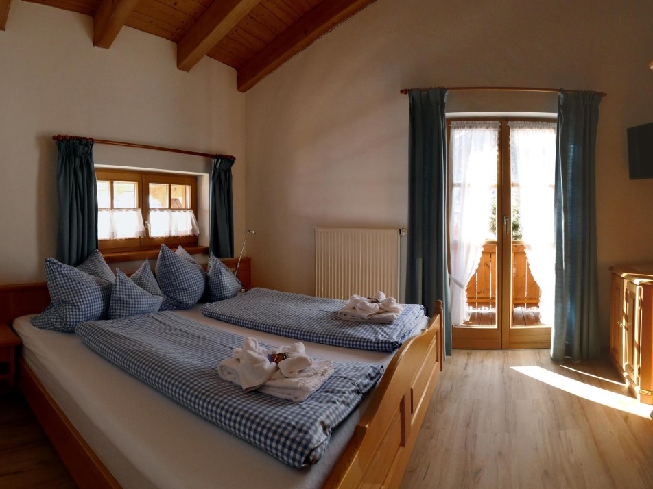 Bad Fewo Wetterstein (2) Bad Fewo Wetterstein (2)