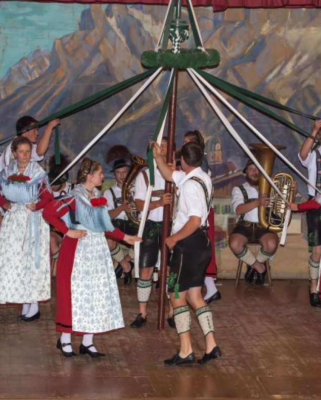 Heimatabend des Gebirgstrachtenvereins Mittenwald, © Alpenwelt Karwendel | Hubert Hornsteiner