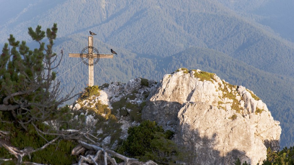 Einsame Spitze in der Alpenwelt Karwendel - Gipfel des Sigalkopf über Krün, © Alpenwelt Karwendel | Peter Schwarzenberger