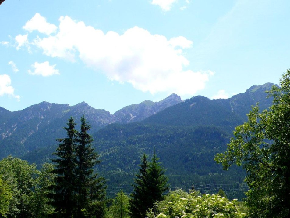 Aussicht auf die Berge von Ihrem Balkon