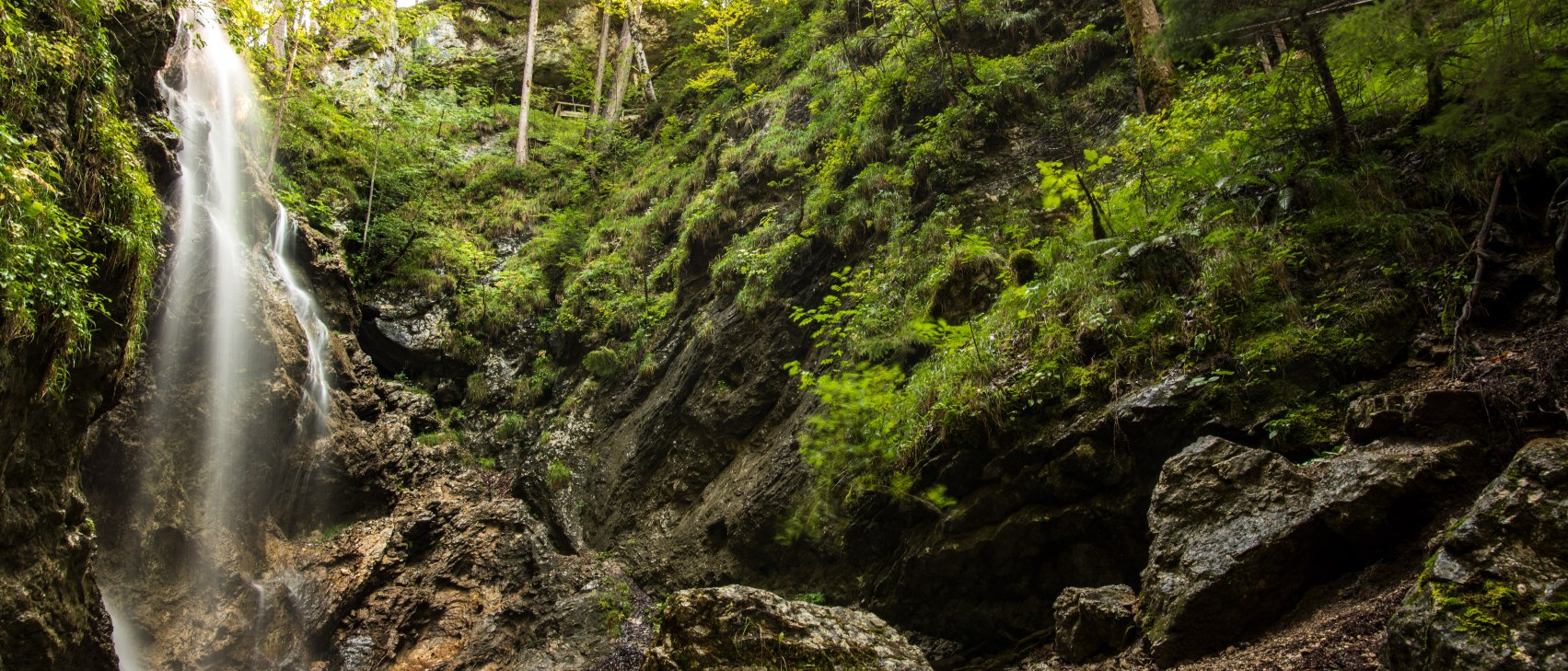 Kleiner Wasserfall in Wallgau, © Alpenwelt Karwendel | Philipp Gülland, PHILIPP GUELLAND