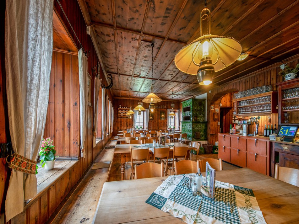 Karwendelhaus Gaststube, © Andreas Ruech Karwendelhaus Gaststube, © Andreas Ruech