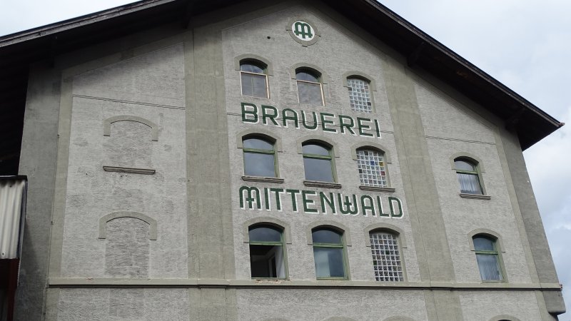 Fassade der Brauerei Mittenwald, © Alpenwelt Karwendel | Andrea Schmölzer Fassade der Brauerei Mittenwald, © Alpenwelt Karwendel | Andrea Schmölzer