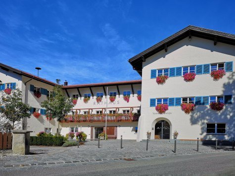 Das Mittenwalder Rathaus mit Touristinformation, © Andreas Karner