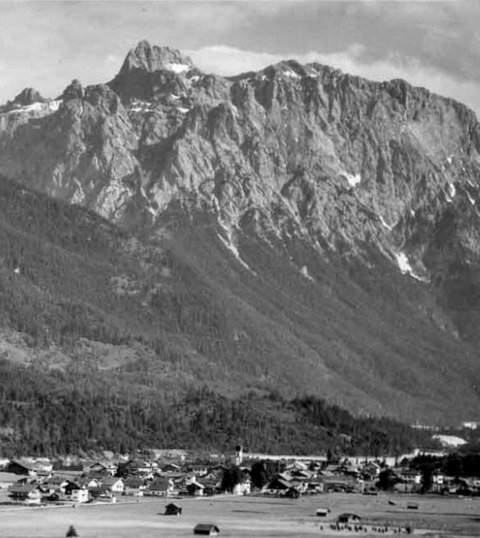 Blick über Krün auf das Karwendelgebirge , © Alpenwelt Karwendel | Reindl Franz-Paul
