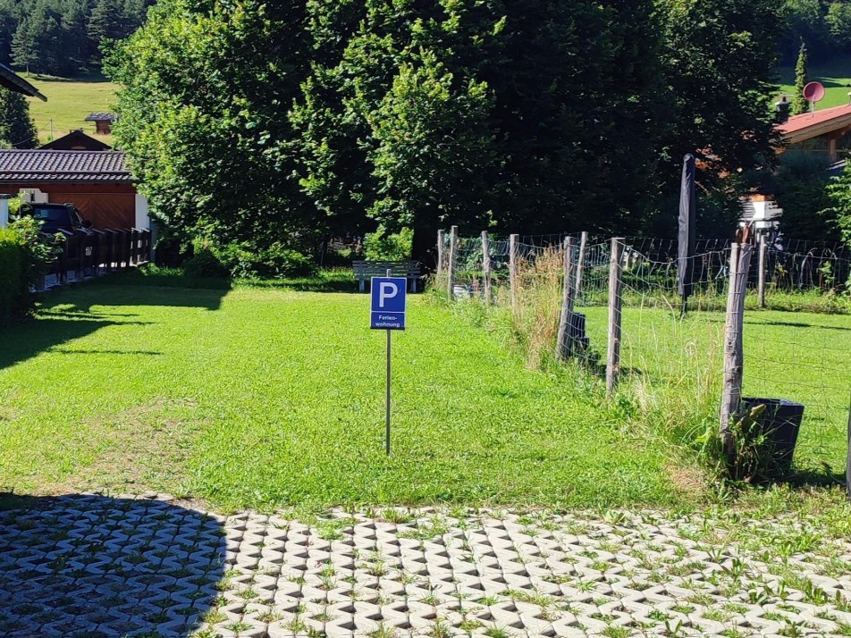 Parkplatz hinter dem Haus Parkplatz hinter dem Haus