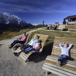 Einzigartige Aussicht vom Panoramakino am Kranzberg auf Mittenwald , © Alpenwelt Karwendel | Stefan Eisend