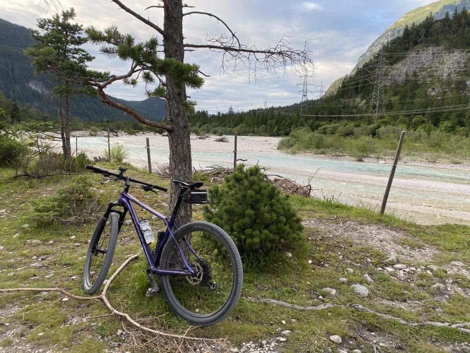 Mit dem Rad der Isar entlang