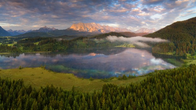 Einer der schönsten Badeseen in Bayern - der Barmsee bei Krün, © Alpenwelt Karwendel | Maximilian Ziegler