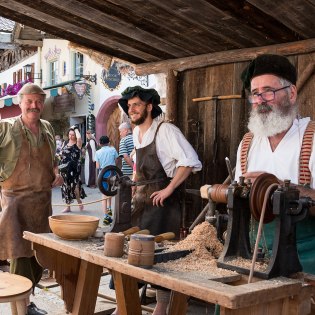 Eindrücke vom Bozner Markt in Mittenwald, © Alpenwelt Karwendel | Wera Tuma