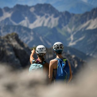 Unterwegs auf dem Mittenwalder Klettersteig und dem Mittenwalder Höhenweg auf dem Karwendel., © Alpenwelt Karwendel | Philipp Gülland