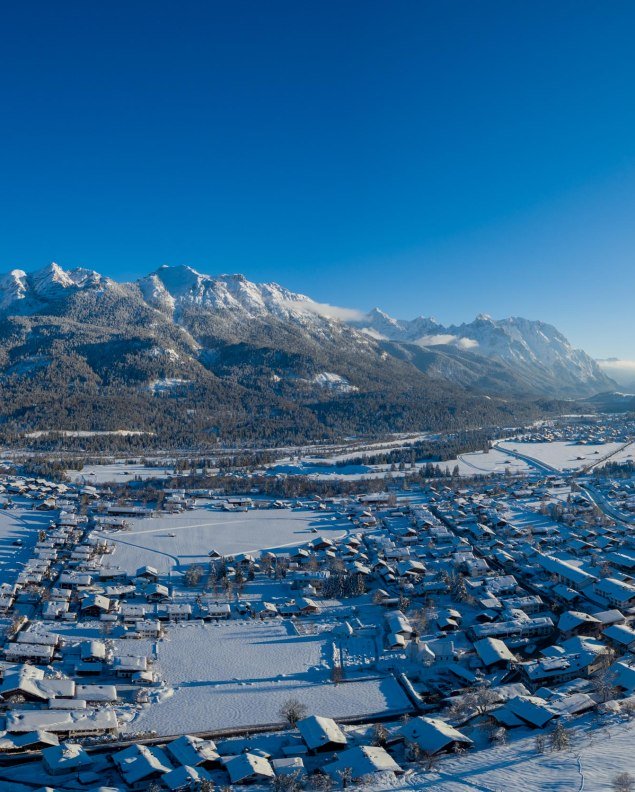 Blick über Wallgau ins obere Isartal, © Alpenwelt Karwendel | Kriner&Weiermann