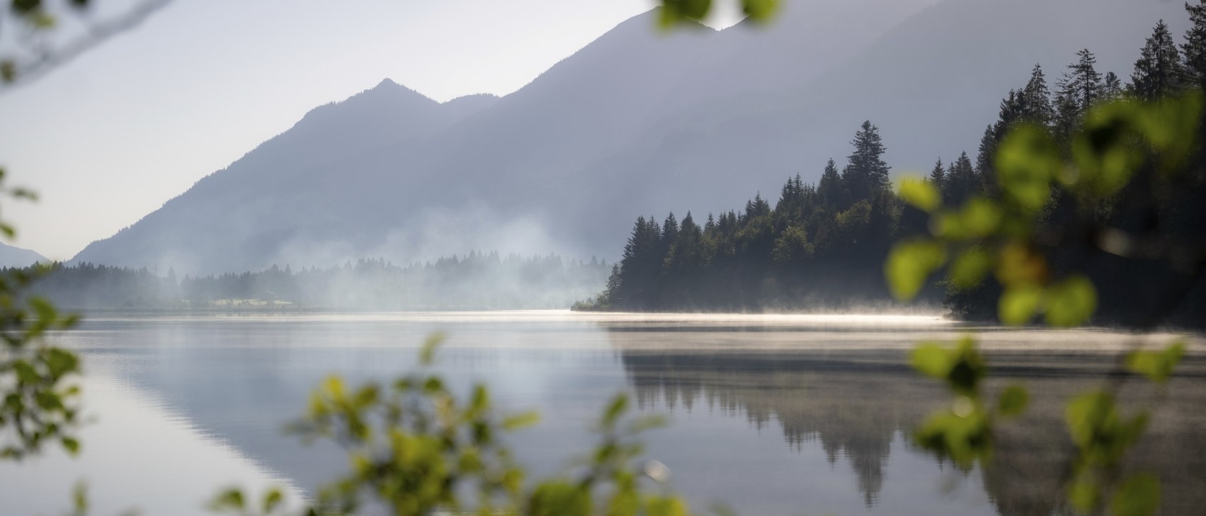 Barmsee im Morgennebel, © Alpenwelt Karwendel | Jacco Kliesch