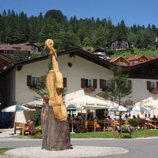 Ein Ortsteil mit besonders viel Geschichte - das Mittenwalder Gries, © Alpenwelt Karwendel | Rudolf Pohmann