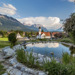 Panoramic view from the Sonnleiten to Wallgau and the Karwendel, © Alpenwelt Karwendel | Wera Tuma Panoramic view from the Sonnleiten to Wallgau and the Karwendel, © Alpenwelt Karwendel | Wera Tuma