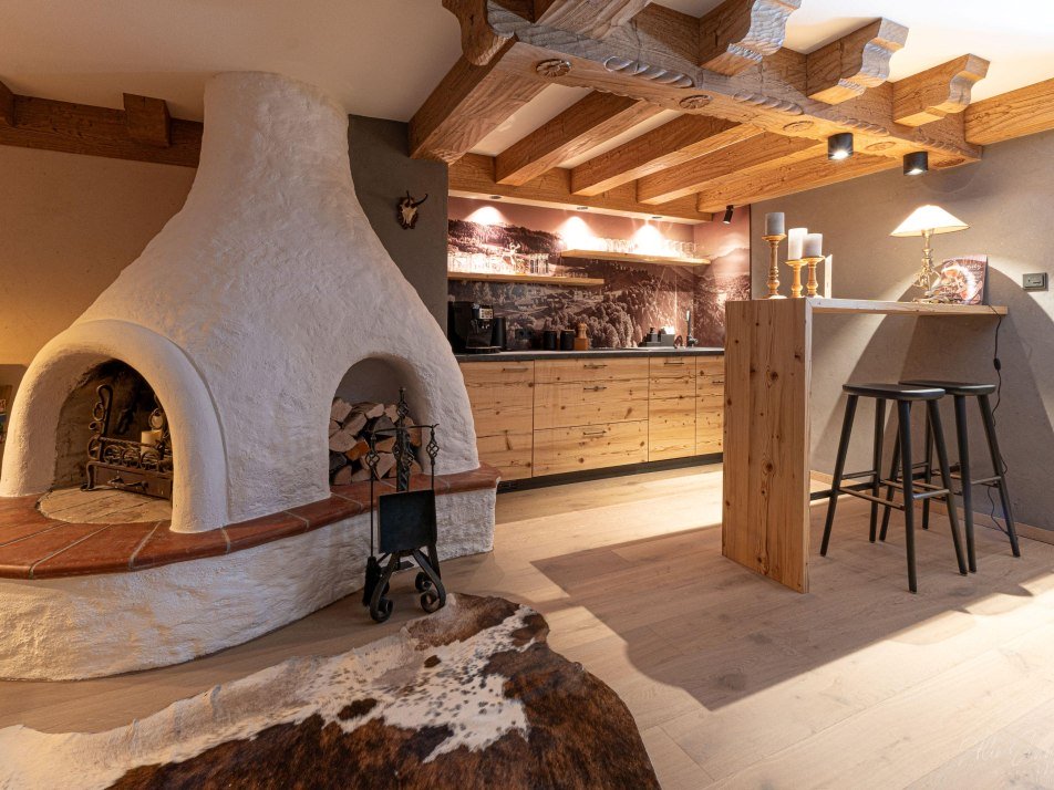 Common room / cellar bar