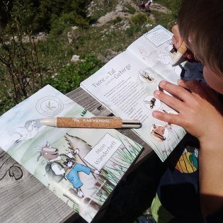 Wanderheft für Kinder der Alpenwelt Karwendel, © Alpenwelt Karwendel | Magdalena Sailer Wanderheft für Kinder der Alpenwelt Karwendel, © Alpenwelt Karwendel | Magdalena Sailer