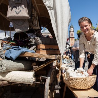 Eindrücke vom Bozner Markt in Mittenwald, © Alpenwelt Karwendel | Hubert Hornsteiner