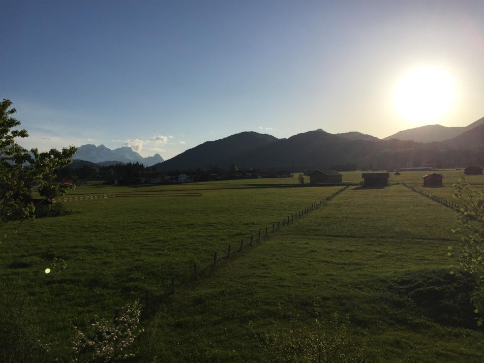 Ausblick auf Alpspitze und Zugspitze