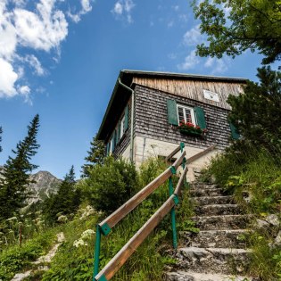 Blick auf Soiernhaus und Terrasse , ©  Alpenwelt Karwendel | Zugspitz Region GmbH | Erika Sprengler