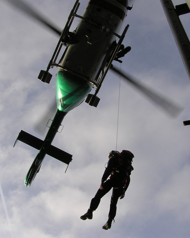 Helicopter-Bergung im Gebirge, © Bergwacht Mittenwald / L. Ostler