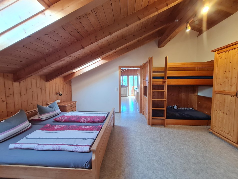 Ferienwohnung Karwendel - Schlafzimmer