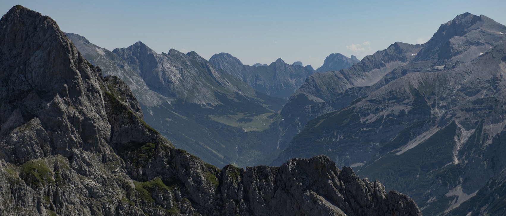 Aussicht vom Passamani Rundweg über Mittenwald, © Alpenwelt Karwendel | Philipp Gülland, PHILIPP GUELLAND
