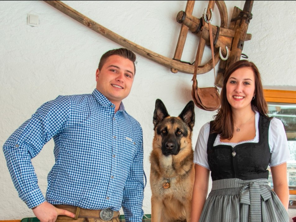 Wirtsleute Viktoria und Nikolai, © Gaistalalm/Viktoria Zausnig & Nikolai Kirschner Wirtsleute Viktoria und Nikolai, © Gaistalalm/Viktoria Zausnig & Nikolai Kirschner