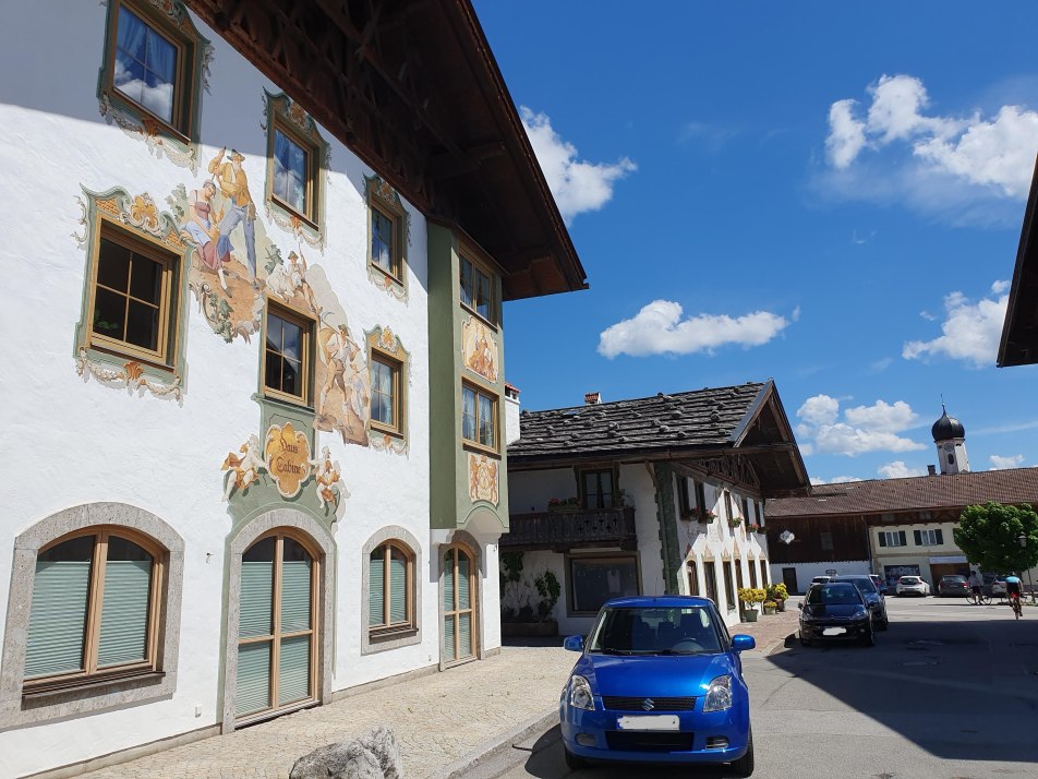 Haus Sabine in the quiet center of Wallgau