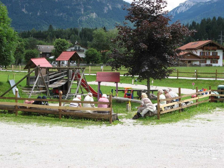 Spielplatz Richtung Sonnenwinkl, © Kriner-Barmsee