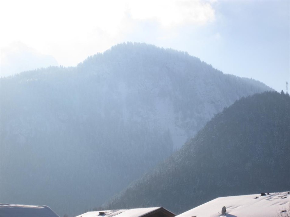 Blick zum Burgberg u. Arnspitze