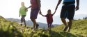 Familie auf dem Weg zur Krüner Alm, © Alpenwelt Karwendel | Wolfgang Ehn