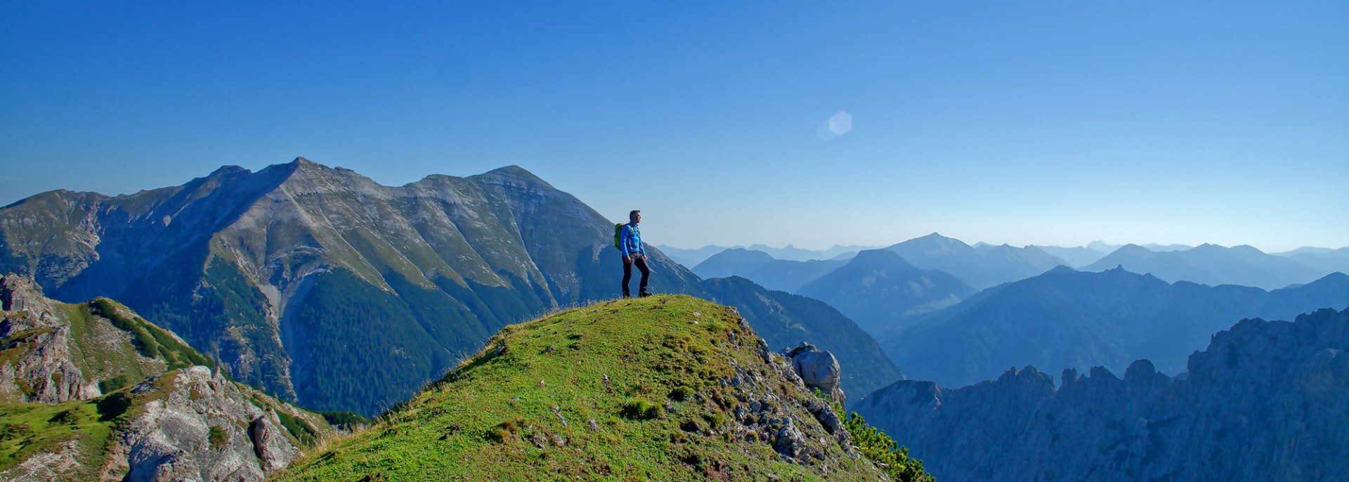 Ab Mittenwald, Krün und Wallgau können Sie bestens direkt zu verschiedenen Wanderungen im Karwendel einsteigen., © Alpenwelt Karwendel | Hubert Hornsteiner Ab Mittenwald, Krün und Wallgau können Sie bestens direkt zu verschiedenen Wanderungen im Karwendel einsteigen., © Alpenwelt Karwendel | Hubert Hornsteiner