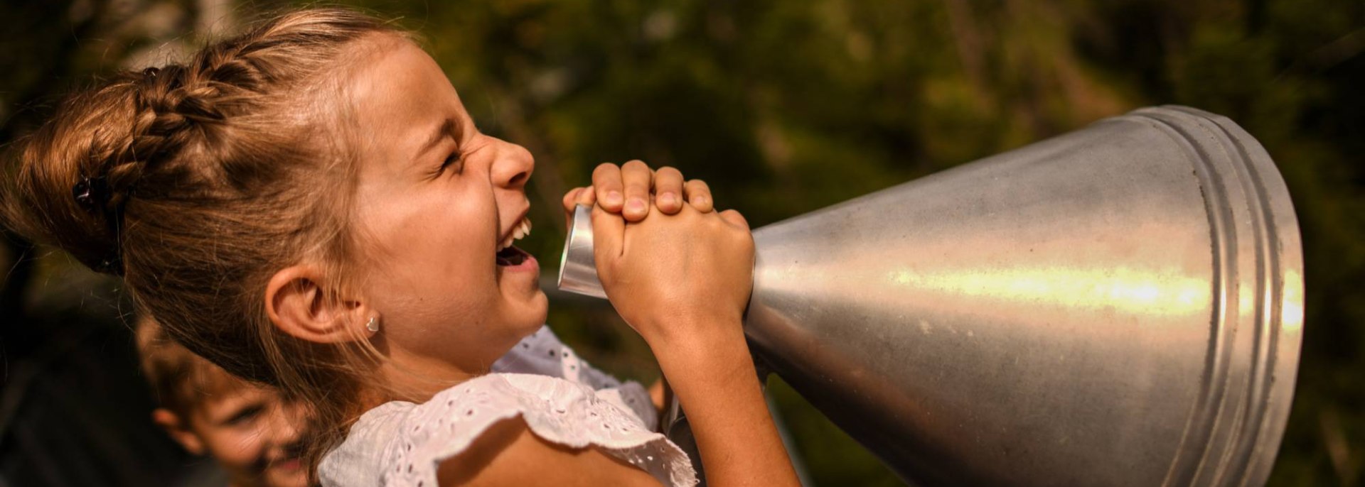 Mit Kindern unterwegs in der Klamm in Bayern , © Alpenwelt Karwendel | Philipp Gülland