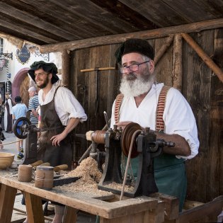 Handwerkerstand am Bozner Markt, © Alpenwelt Karwendel | Wera Tuma