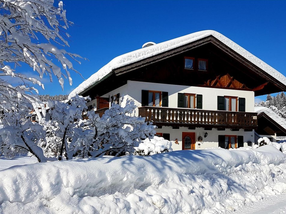 Haus im Winter 2